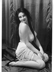 1950s and 60s solos Dig the hair nylons and full panties!