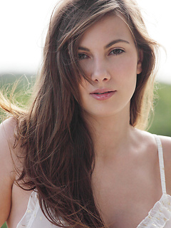 babes model Josephine